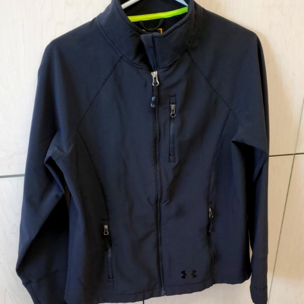 Under armour soft shell jacket..size large black
